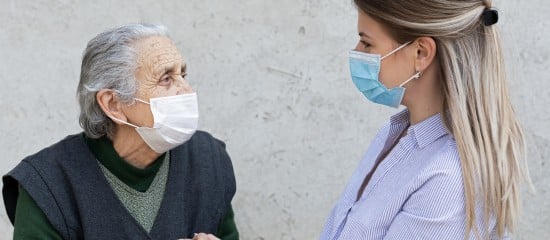Le congé de proche aidant désormais indemnisé