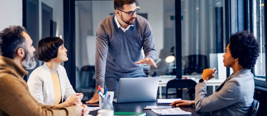 Quand un associé est considéré comme un dirigeant de fait